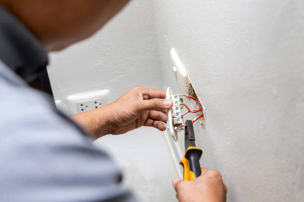 Best Affordable Emergency Electrician  in Scottville, MI